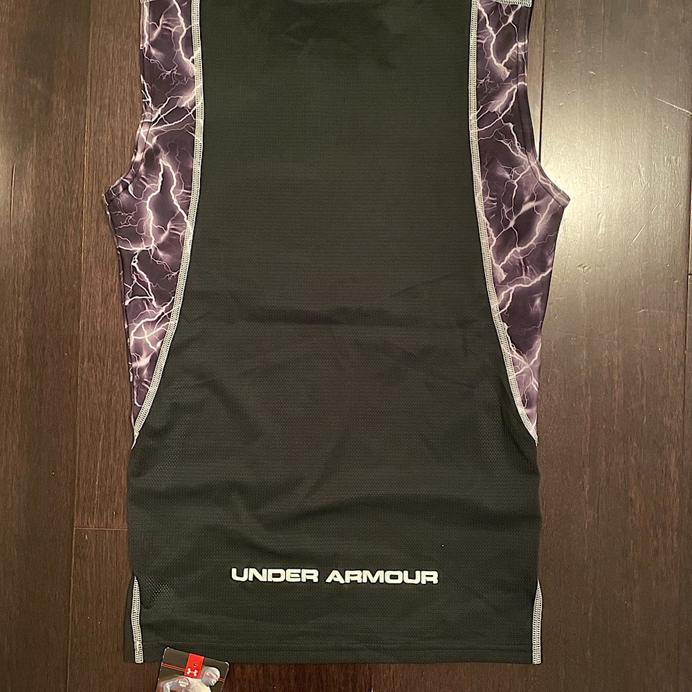 UNDER ARMOUR